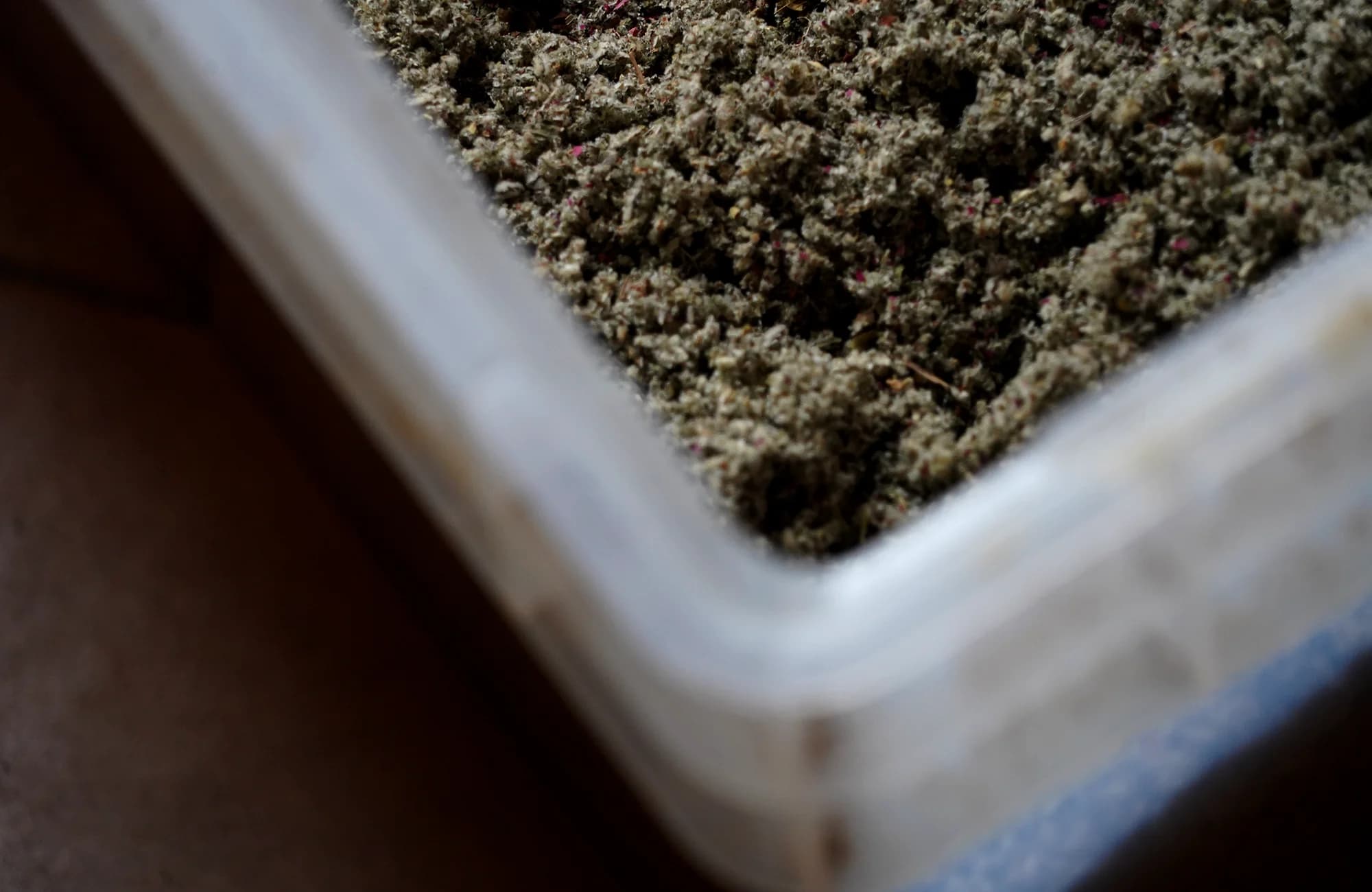 How to compose your own botanical tobacco substitute